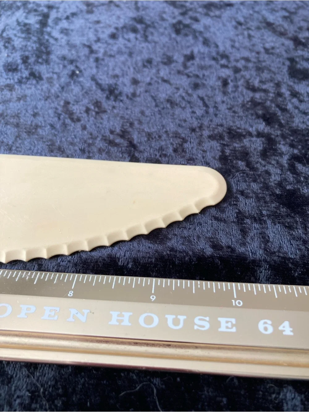 N/A beige plastic